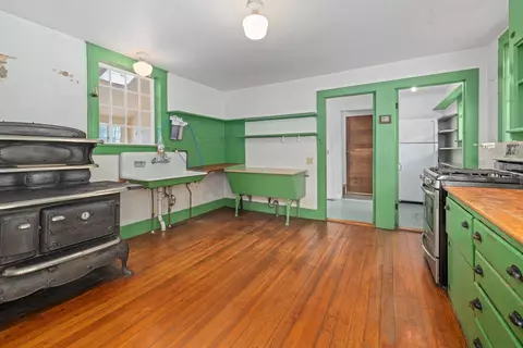 Kitchen - 128 Dodge Rd, Plainfield, NH 03781 photo 2 of 3