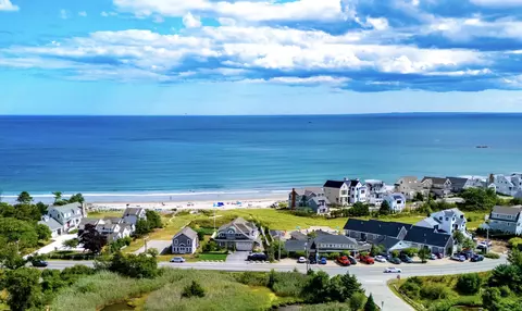 3 Ocean Blvd, North Hampton, NH 03862