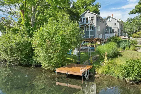 35 Messer St, Laconia, NH 03246