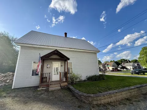 Exterior - 127 Cherry St, Hardwick, VT 05843 photo 3 of 8