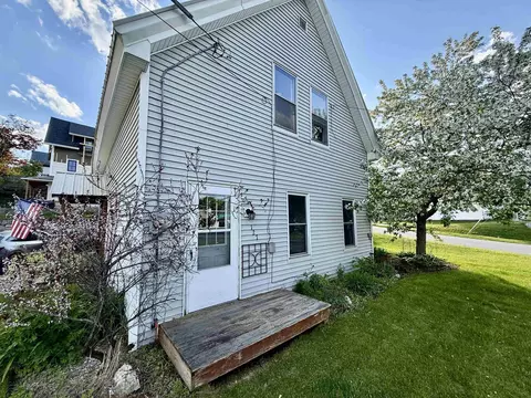Exterior - 127 Cherry St, Hardwick, VT 05843 photo 2 of 8