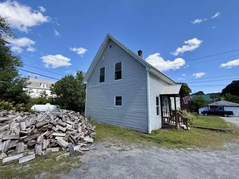 Exterior - 127 Cherry St, Hardwick, VT 05843 photo 4 of 8