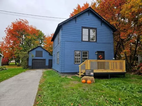 2 Home St, Richford, VT 05476