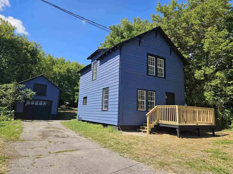 2 Home St, Richford, VT 05476