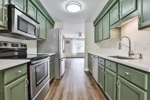 Kitchen - 6 Pleasant St #E8, Hooksett, NH 03106 photo 2 of 3