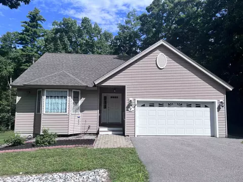 2 Holly Way, Newton, NH 03858