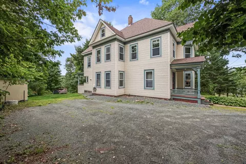 73 Bunker Hill St, Lancaster, NH 03584