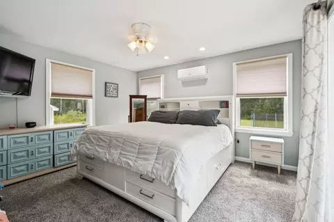 Bedroom - 37 Riverside Dr, Sunapee, NH 03782 photo 5 of 8