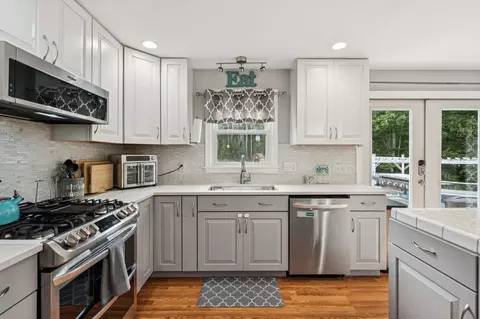 Kitchen - 37 Riverside Dr, Sunapee, NH 03782 photo 1 of 4