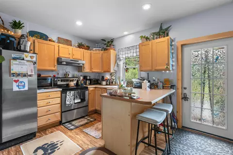 Kitchen - 1657 E Main St, Conway, NH 03813 photo 6 of 9