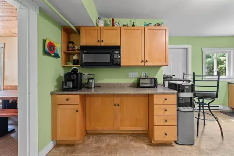 Kitchen - 1657 E Main St, Conway, NH 03813 photo 2 of 9