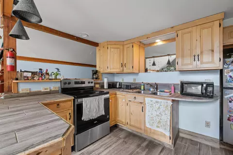 Kitchen - 1657 E Main St, Conway, NH 03813 photo 5 of 9