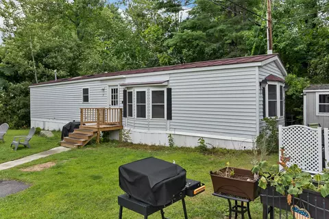 4 Colgate Rd, Newmarket, NH 03857