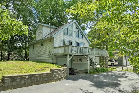 105 Glen Forest Dr, Moultonborough, NH 03254