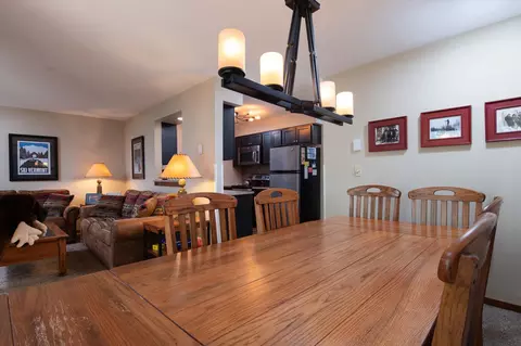 Dining - 100 Kettlebrook Rd #E4, Ludlow, VT 05149 photo 2 of 2