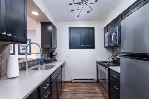 Kitchen - 100 Kettlebrook Rd #E4, Ludlow, VT 05149 photo 1 of 2