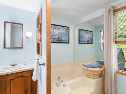 Bath - 157 Williston Woods Rd, Williston, VT 05495 photo 2 of 3