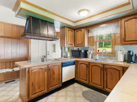 Kitchen - 157 Williston Woods Rd, Williston, VT 05495 photo 1 of 4
