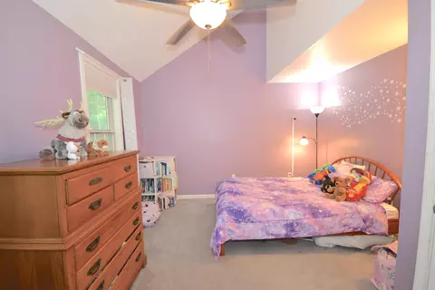 Bedroom - 1465 Hooksett Rd #178, Hooksett, NH 03106 photo 5 of 8