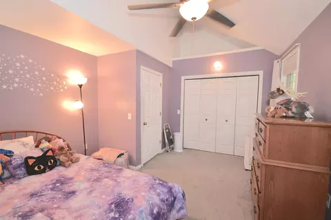 Bedroom - 1465 Hooksett Rd #178, Hooksett, NH 03106 photo 6 of 8