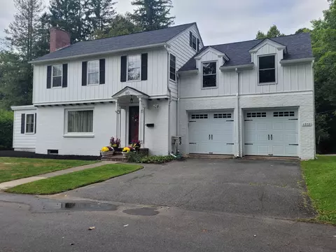 80 Underclyffe Rd, Saint Johnsbury, VT 05819
