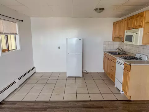 Kitchen - 933 Ocean Blvd #7, Hampton, NH 03842 photo 1 of 1