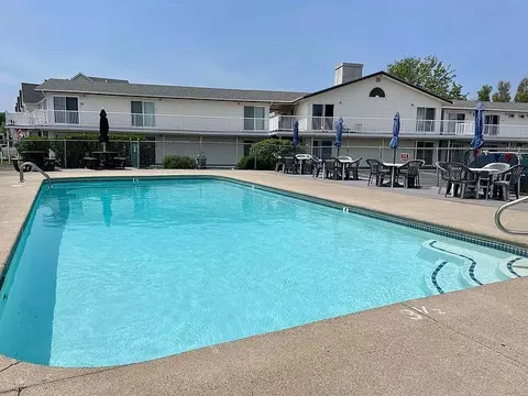 Exterior - 933 Ocean Blvd #7, Hampton, NH 03842 photo 2 of 2