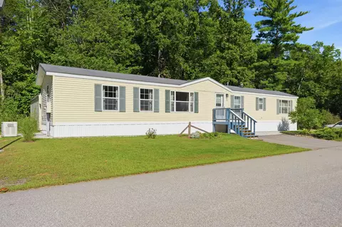 18 Parker Ave, Raymond, NH 03077