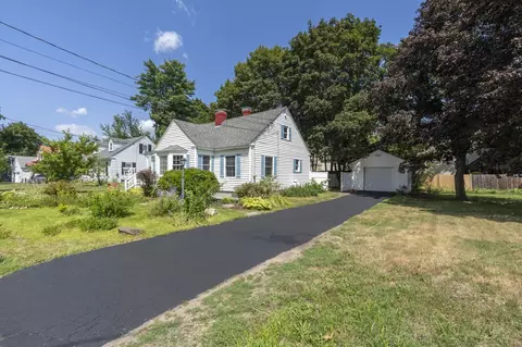 20 Crescent St, Laconia, NH 03246