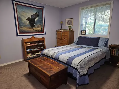 Bedroom - 40 Carousel Ct, White River Junction, VT 05001 photo 3 of 3