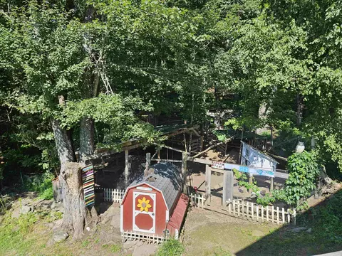 Exterior - 40 Carousel Ct, White River Junction, VT 05001 photo 5 of 15