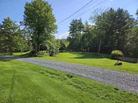 Exterior - 40 Carousel Ct, White River Junction, VT 05001 photo 11 of 15