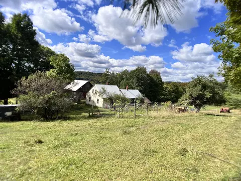 575 Somers Rd, Peacham, VT 05862