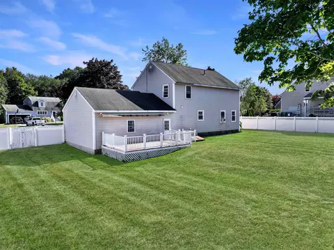 Exterior - 2 Jeffrey Dr, Hampton, NH 03842 photo 2 of 5