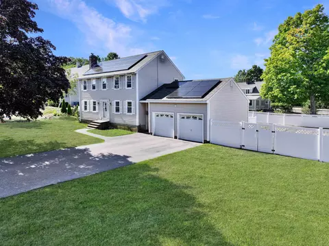 Exterior - 2 Jeffrey Dr, Hampton, NH 03842 photo 4 of 5