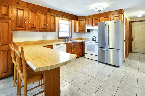 Kitchen - 2 Jeffrey Dr, Hampton, NH 03842 photo 4 of 4