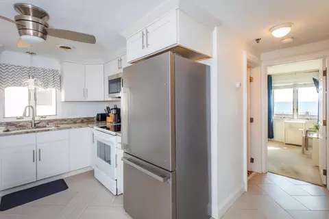 Kitchen - 463 Ocean Blvd #B7, Hampton, NH 03842 photo 3 of 3
