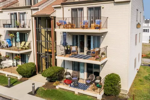 Exterior - 463 Ocean Blvd #B7, Hampton, NH 03842 photo 1 of 3