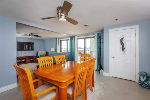 Dining - 463 Ocean Blvd #B7, Hampton, NH 03842 photo 1 of 3