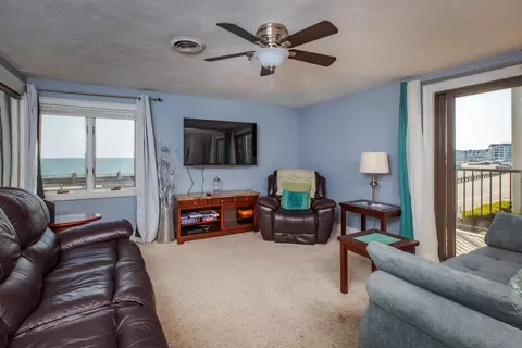 Living - 463 Ocean Blvd #B7, Hampton, NH 03842 photo 1 of 3