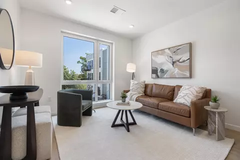 80 Constitution Ave #216, Portsmouth, NH 03801