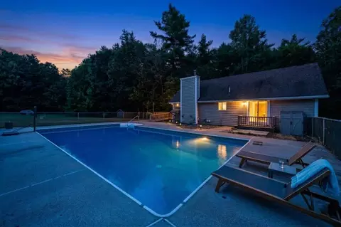 Exterior - 1 Gates Dr, Derry, NH 03038 photo 6 of 8