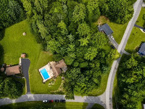 View/Area - 1 Gates Dr, Derry, NH 03038 photo 1 of 2