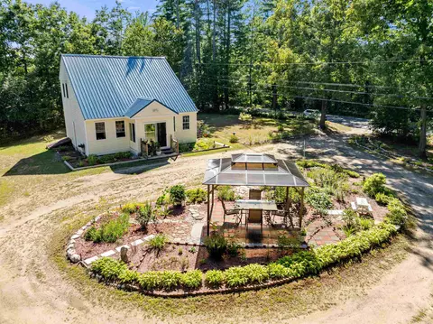 849 Nh Route 132, New Hampton, NH 03256