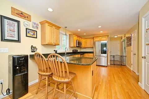 Kitchen - 4 Hudson Dr, Kensington, NH 03833 photo 2 of 2