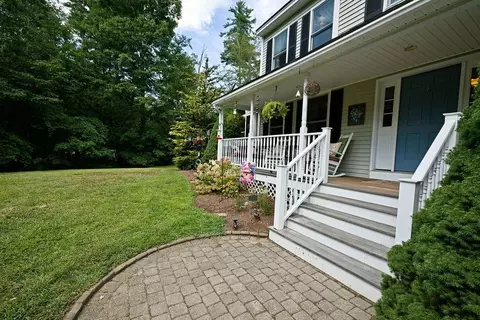Exterior - 4 Hudson Dr, Kensington, NH 03833 photo 4 of 21