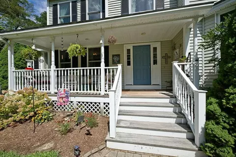 Exterior - 4 Hudson Dr, Kensington, NH 03833 photo 5 of 21