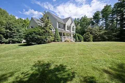 Exterior - 4 Hudson Dr, Kensington, NH 03833 photo 2 of 21