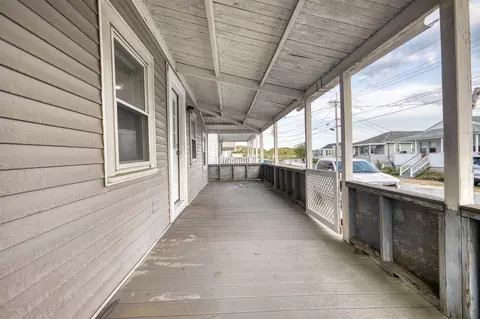 Exterior - 19 Dover Ave, Hampton, NH 03842 photo 1 of 1