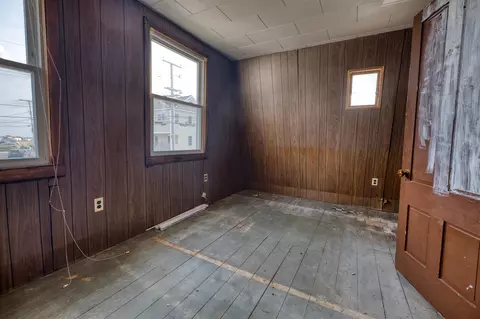 Bedroom - 19 Dover Ave, Hampton, NH 03842 photo 3 of 6
